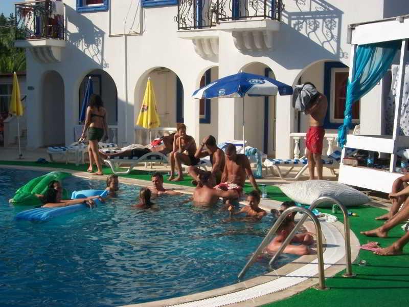 Kalender Hotel Αλικαρνασσός Εξωτερικό φωτογραφία